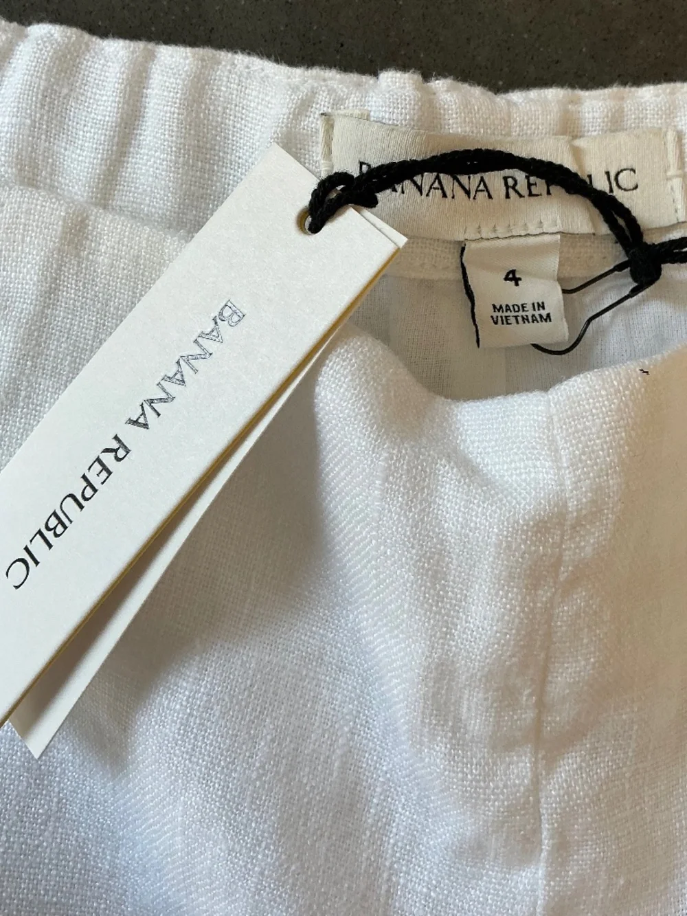 Banana Republic Hi Rise Ladder Stitch Lace Trim 3” White Linen Shorts NWT SZ 4